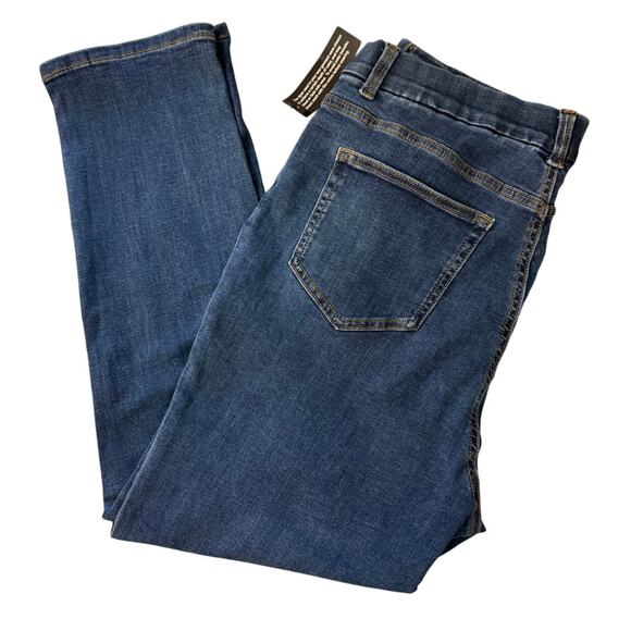 New d & Co. Women's Medium Wash Canyon Retreat Easy Stretch Denim Jean Size 18 P - Picture 4 of 6